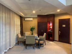 -西港航空酒店(银川南门广场机场巴士店)