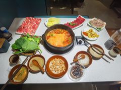 -贵府酸汤牛肉火锅·贵州老字号(飞山街店)