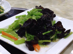 东北庄稼院-东北铁锅炖