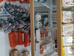 -全家便利店(莲花池东路店)