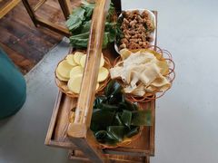 -双廊杨记石锅鱼石锅牛肉