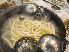 -鲁朗纳麦石锅鸡庄园
