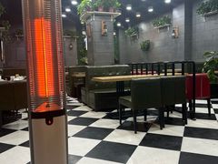 -愉肴麻辣香锅(中山路店)