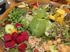 牛油果杏仁藜麦沙拉-幸薈飯堂