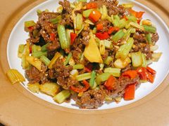 小炒黄牛肉-魏铭鱼头捞饭(晋阳路店)