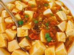 蟹粉豆腐煲-和平饭店·龙凤厅 Dragon Phoenix