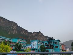 -百里峡七彩艺术小镇