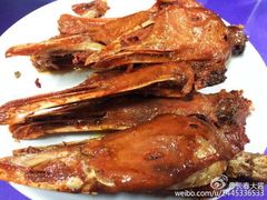 铁锅靠大鹅-天鹅铁锅㸆大鹅