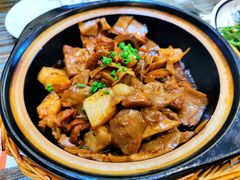 笋尖烧肉煲-自游人·美食一楼·地道徽菜(三十年名店)