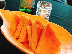 餐前面包-随意鸟地方101观景餐厅