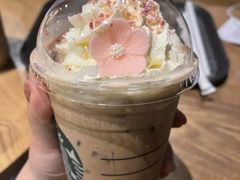 山茶花漾拿铁-星巴克(杭州临平万达广场店)