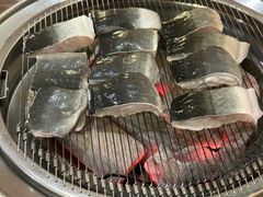 -围炉肉舍•炭烤活鳗•丹东海鲜烤肉(步行街店)