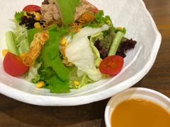 金枪鱼牛油果沙拉-东京屋(武定路店)