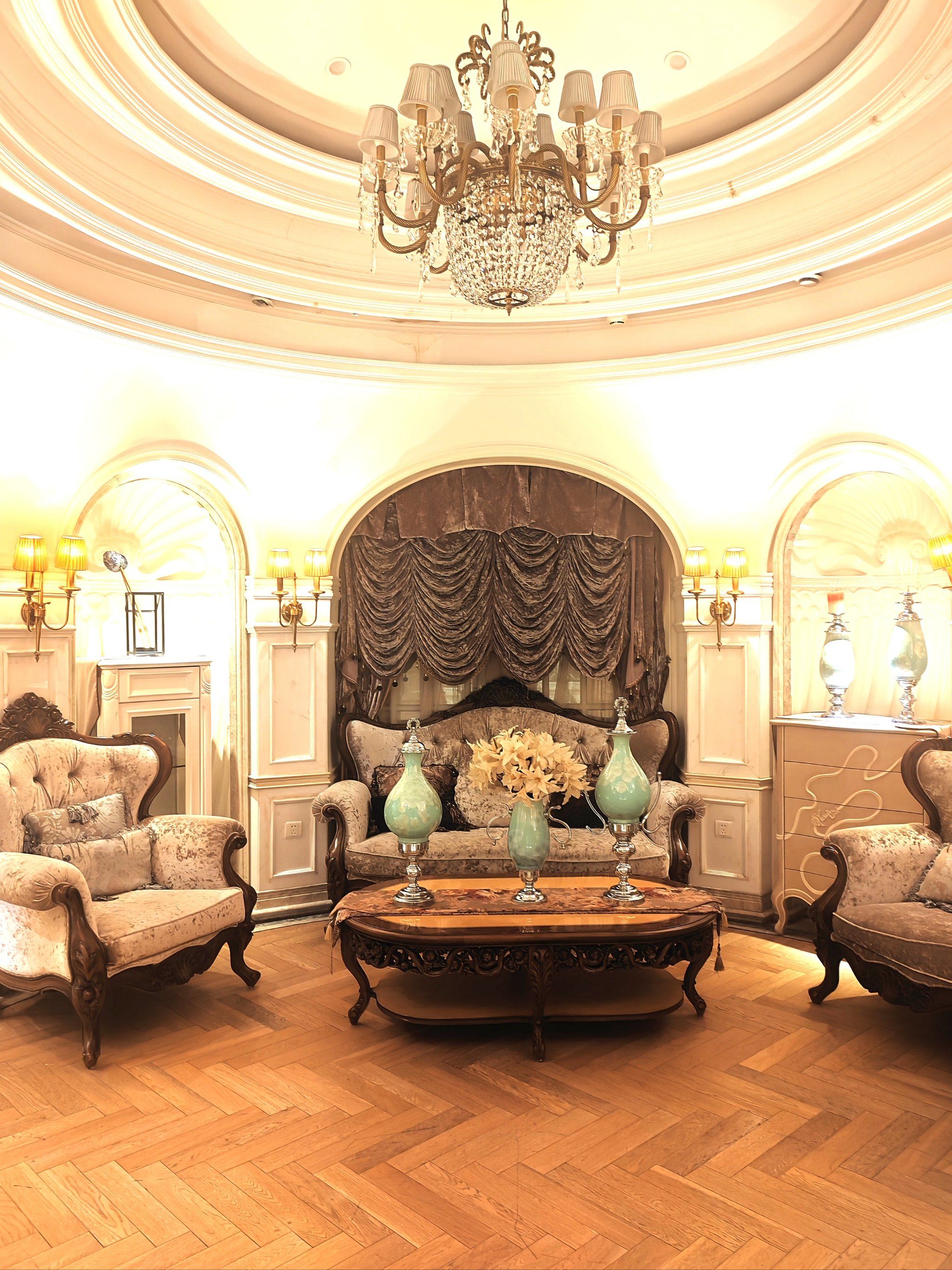 实现逆龄生长❗️
🏡✨整个门店布置得富丽堂皇,充满古典