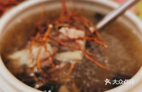 Five-fingered Mulberry Bone Soup