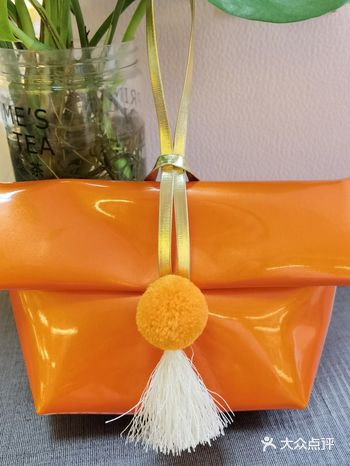 喜欢我华丽的色彩么？ 我可是婚宴桌上的一道彩虹