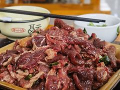 -黄利砖万峰林布依特色酸笋牛肉馆