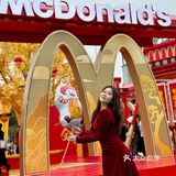 深圳麦当劳发财树下来一个新年新愿望吧！