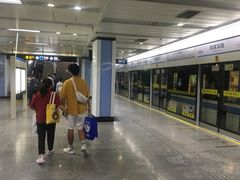 -陆家浜路(地铁站)