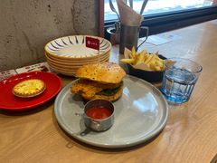 -必胜客(上海华谊新所店)