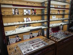 -优医视平价眼镜蔡司依视路折扣工厂店(十里堡店)
