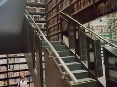 -钟书阁(群光广场店)