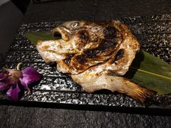 盐烧三文鱼头-虎焱炭火烧肉