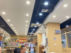 大堂-江城燕子大排档(江汉路步行街店)