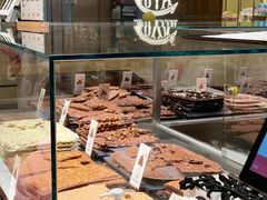 面包甜点陈列柜-Laderach 莱德拉(上海环贸iapm店)