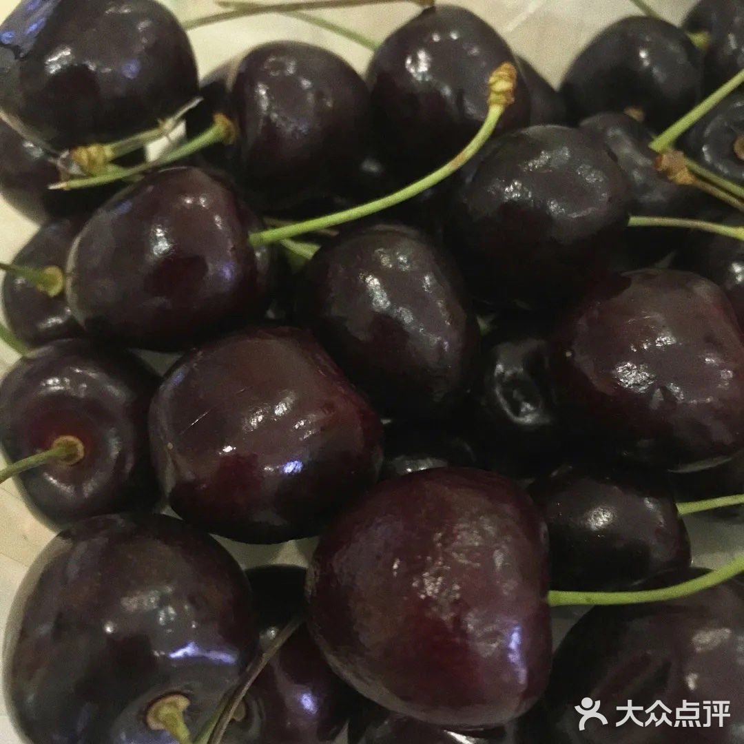 过年啦，家家户户的客厅上，水果是必不可少的