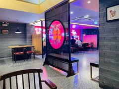 -虾弄弄海派小龙虾·牛羊蝎子火锅