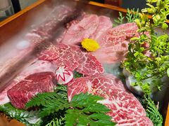 -山川小町·极番烧肉(新地假日广场店)