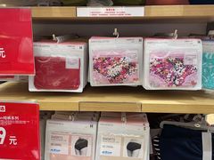 -优衣库(郑州丹尼斯大卫城店)