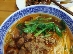 辣肉面-沪西老弄堂面馆(定西路店)