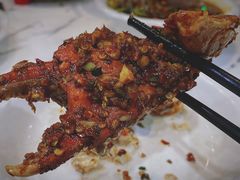 -凤凰路何眼镜香辣蟹(花果园店)