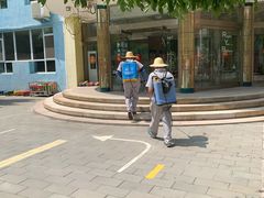 -红黄蓝幼儿园(颐东苑店)