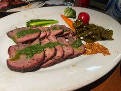 烟熏牛舌配罗勒青酱-ONE SMILE 美式烟熏慢烤(壹方汇店)