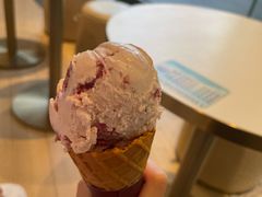 草莓华夫筒-哈根达斯(宁波和义店)