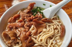 Pork Rib and Intestine Yee Mien