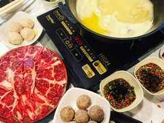 -鲜入围煮花胶鸡海鲜火锅