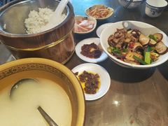 -富正毅三下锅·湘西韵味(天门山索道店)
