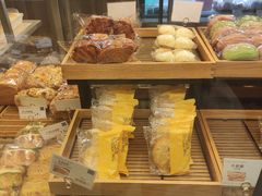 -顶东面包花园·生日蛋糕(世博店)