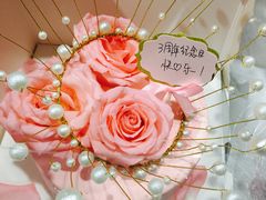 邂逅鲜花双层蛋糕-艾加柒克蛋糕茶歇甜品台(春熙路店)