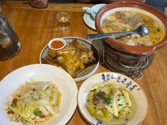 -头上红煨盐鸡·非遗院子餐厅
