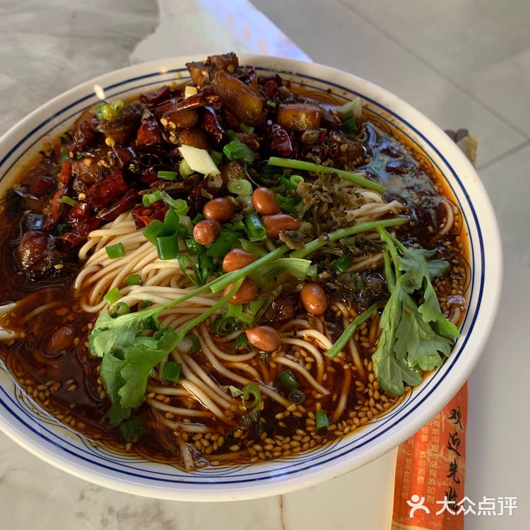 不辣不欢！重庆小面走起