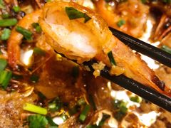 铁板蒜蓉明虾-桐庐窄溪野鱼馆