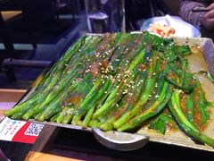 铁板烤韭菜-黑门烤肉