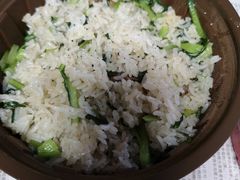 腊肉咸肉炒饭-泰煌鸡·上海白斩鸡·鸡汤面(万航店)