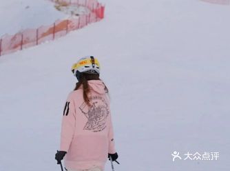 会滑雪的人真是太炫酷了，真是羡慕~