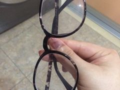 -MiRi眼镜连锁·蔡司·尼康控优点合作店(莘庄店)